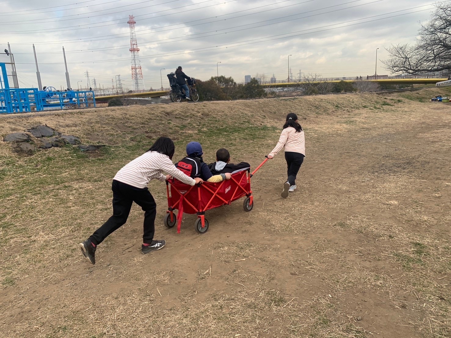 河川敷でアウトドア！