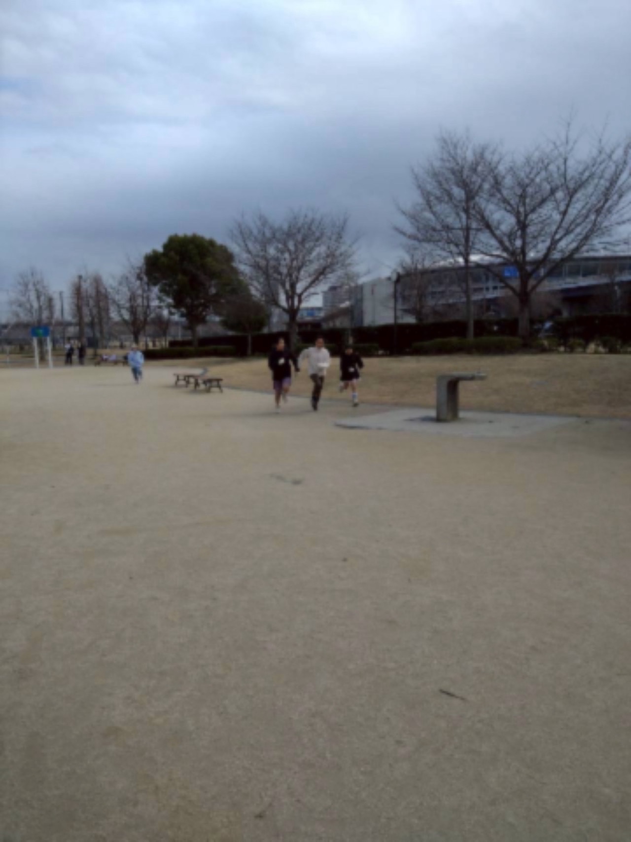 寒くても鬼ごっこ